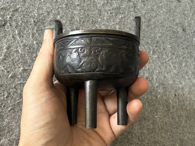古玩銅器清代三足鼎式爐真品鑒賞圖