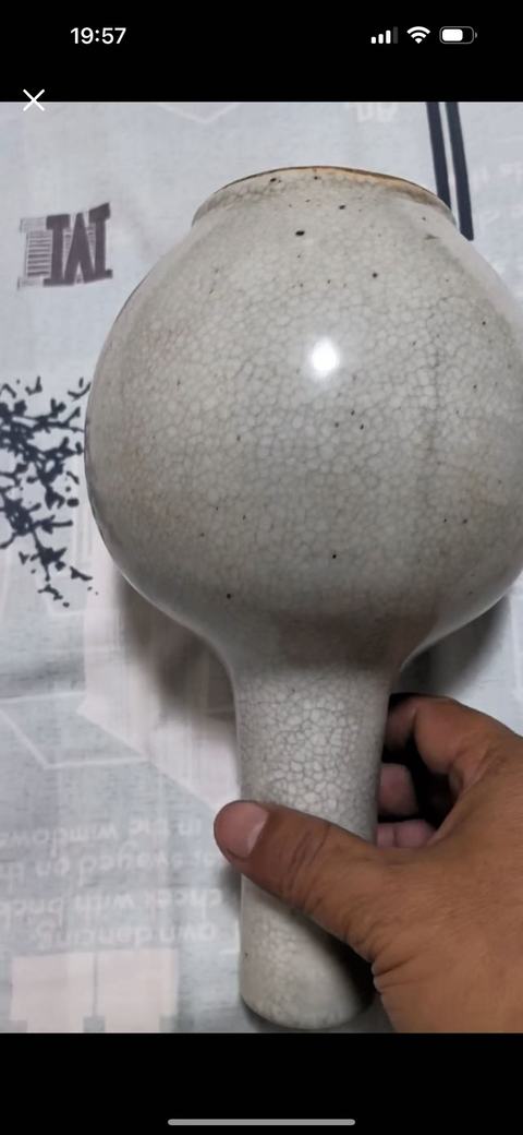 古玩陶瓷哥釉天球瓶真品鑒賞圖