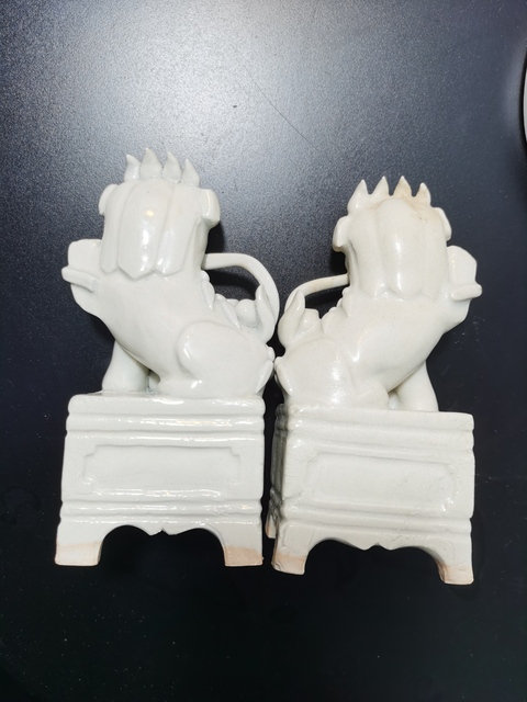 古玩陶瓷德化窯獅子香插真品鑒賞圖