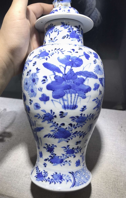 古玩陶瓷青花花鳥(niǎo)紋蓋瓶真品鑒賞圖