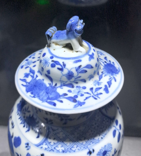 古玩陶瓷青花花鳥(niǎo)紋蓋瓶真品鑒賞圖