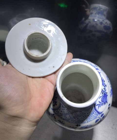 古玩陶瓷青花花鳥(niǎo)紋蓋瓶真品鑒賞圖