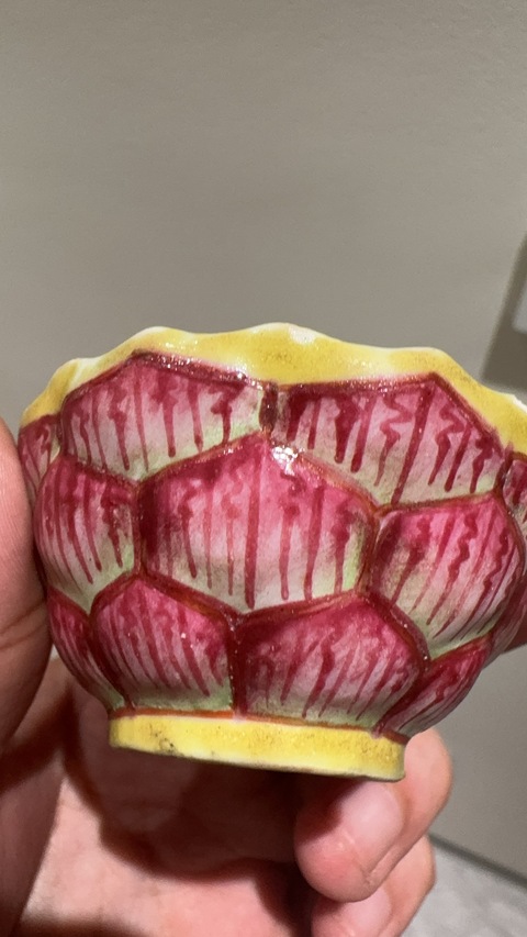 古玩陶瓷蓮瓣紋粉彩花口杯真品鑒賞圖