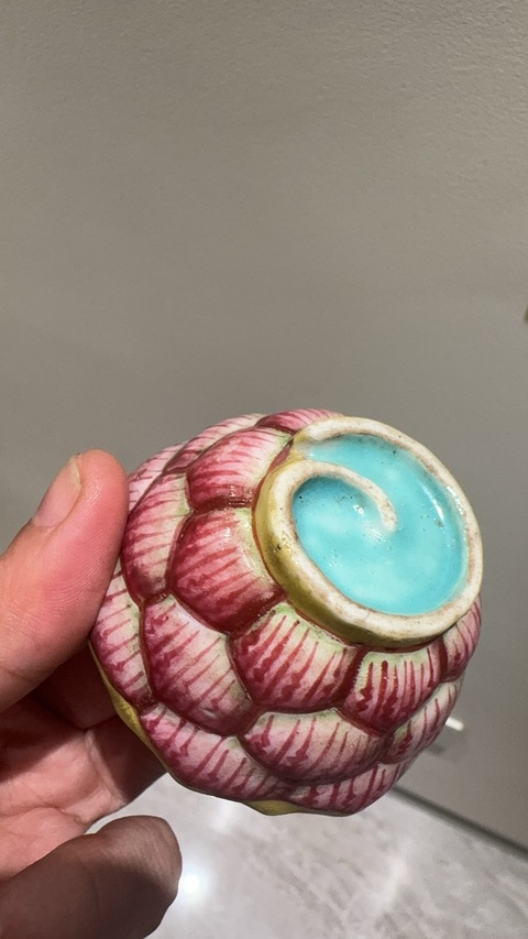 古玩陶瓷蓮瓣紋粉彩花口杯真品鑒賞圖
