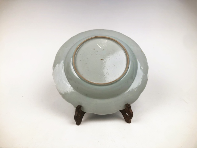 古玩陶瓷清早期·青花博古花卉紋盤真品鑒賞圖