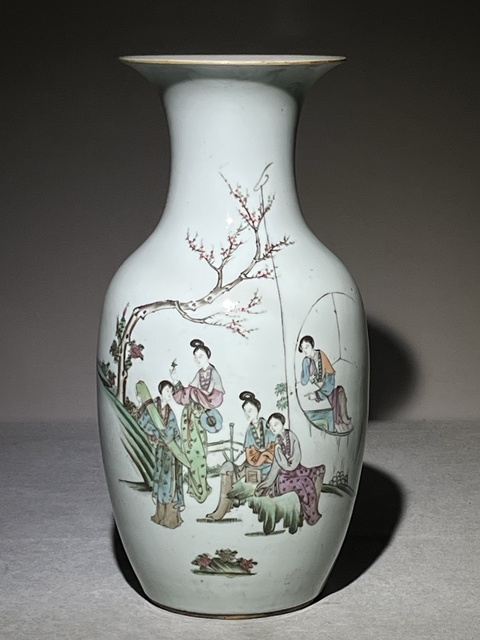 古玩陶瓷桃花美女粉彩撇口瓶真品鑒賞圖