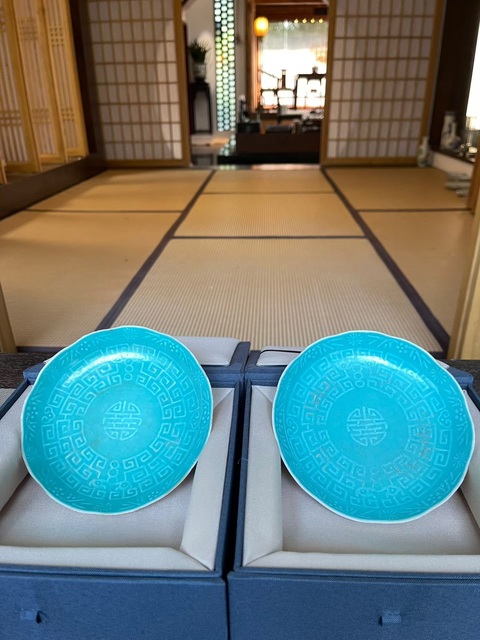 古玩陶瓷松石綠印花盤真品鑒賞圖