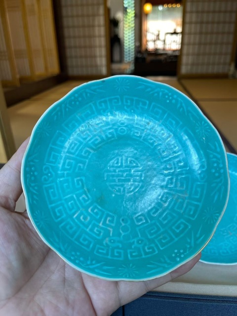 古玩陶瓷松石綠印花盤真品鑒賞圖