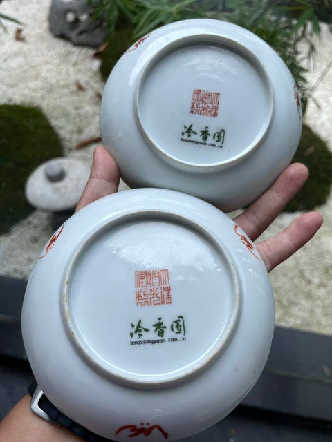 古玩陶瓷松石綠印花盤真品鑒賞圖