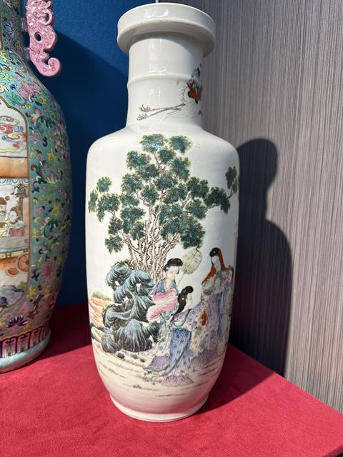 古玩陶瓷人物紋粉彩棒槌瓶真品鑒賞圖