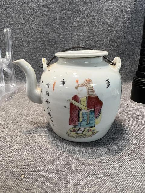 古玩陶瓷粉彩無(wú)雙譜人物茶壺真品鑒賞圖