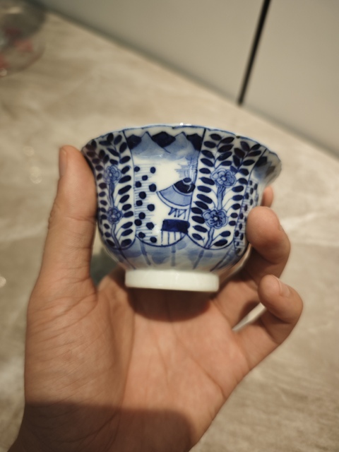 古玩陶瓷晚清青花杯真品鑒賞圖