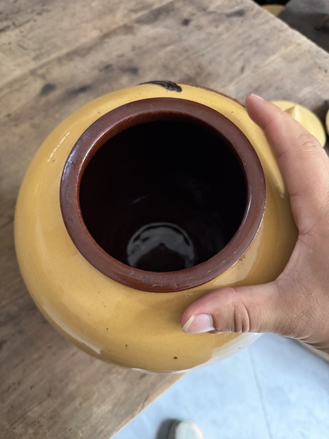 古玩陶瓷黃釉地三彩鳳紋冬瓜罐真品鑒賞圖