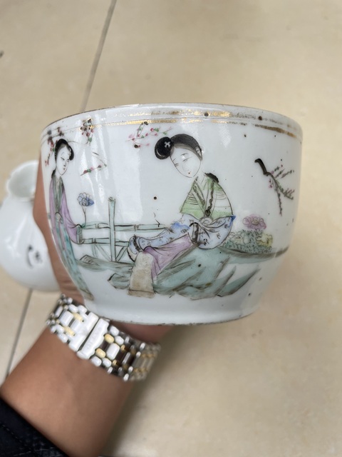 古玩陶瓷仕女紋粉彩蓋缸真品鑒賞圖