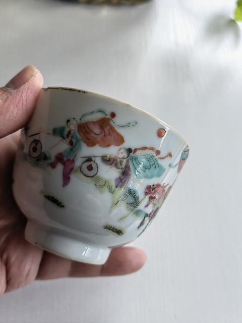 古玩陶瓷麒麟送子粉彩杯真品鑒賞圖