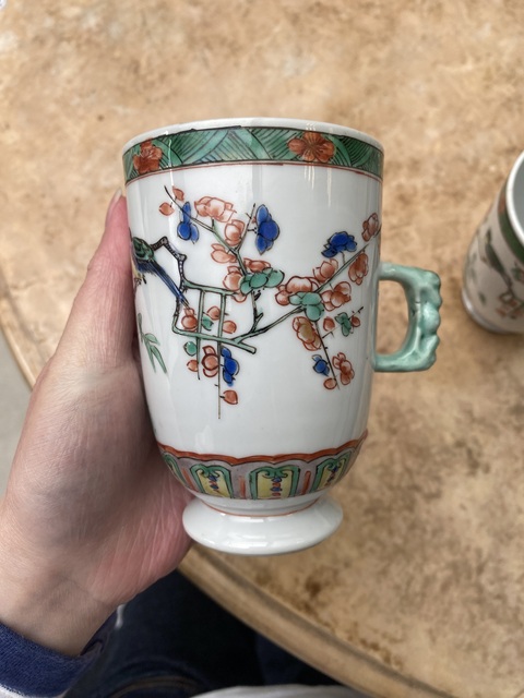 古玩陶瓷花鳥紋五彩執杯真品鑒賞圖