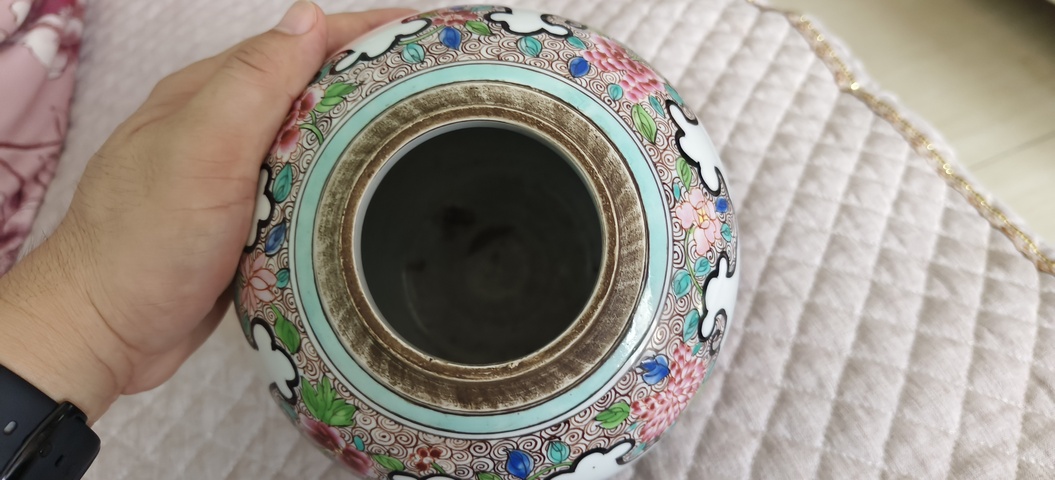 古玩陶瓷花鳥紋粉彩罐真品鑒賞圖