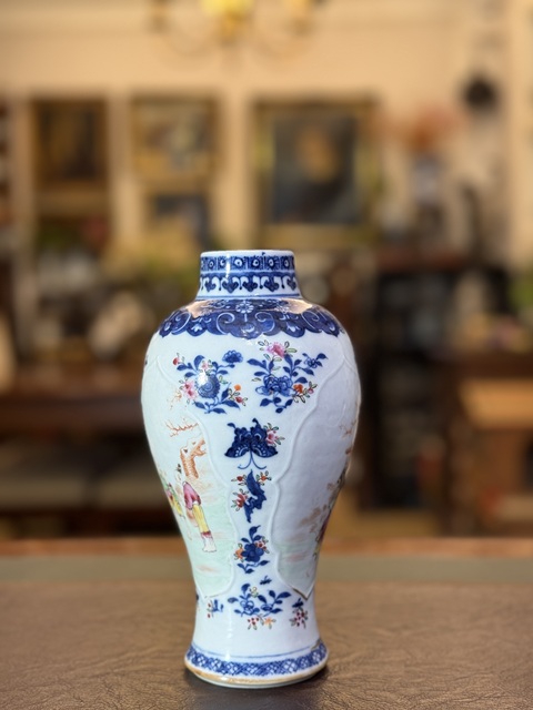 古玩陶瓷青花廣彩人物雞腿瓶真品鑒賞圖