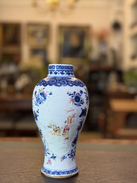 古玩陶瓷青花廣彩人物雞腿瓶真品鑒賞圖