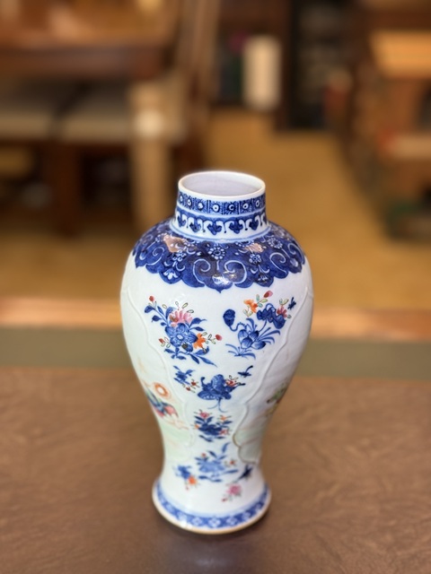 古玩陶瓷青花廣彩人物雞腿瓶真品鑒賞圖
