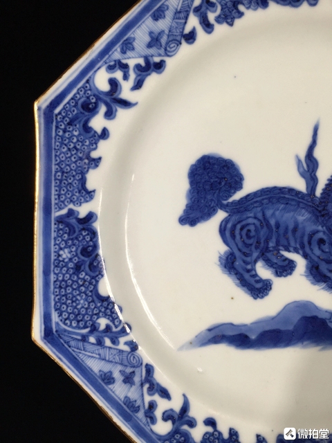 古玩陶瓷飄帶繡球獅子紋青花八方盤真品鑒賞圖