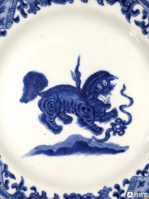 古玩陶瓷飄帶繡球獅子紋青花八方盤真品鑒賞圖