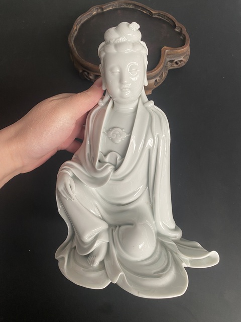 古玩陶瓷德化白瓷觀音菩薩造像真品鑒賞圖