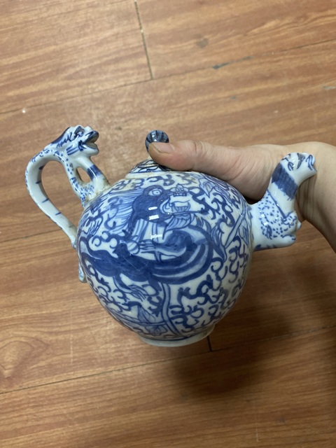 古玩陶瓷青花龍紋茶壺真品鑒賞圖