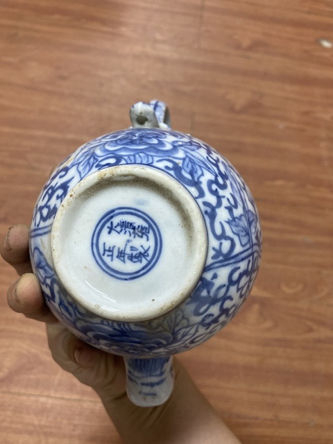 古玩陶瓷青花龍紋茶壺真品鑒賞圖