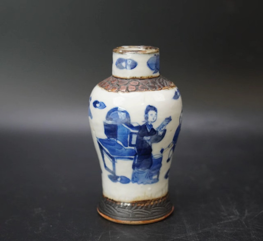古玩陶瓷哥釉地鐵銹釉青花仕女紋瓶真品鑒賞圖