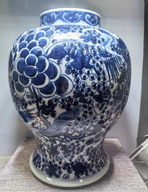 古玩陶瓷青花鳳穿牡丹圖將軍罐真品鑒賞圖