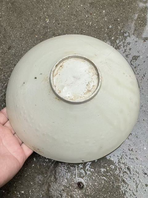 古玩陶瓷宋代·青釉暗刻雙魚紋花口碗 真品鑒賞圖