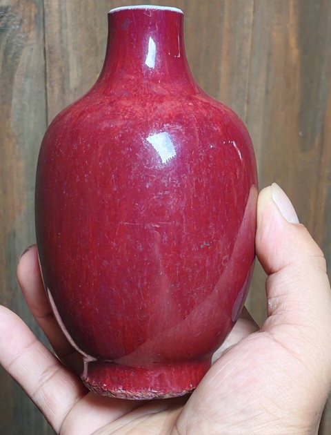 古玩陶瓷紅釉小瓶真品鑒賞圖
