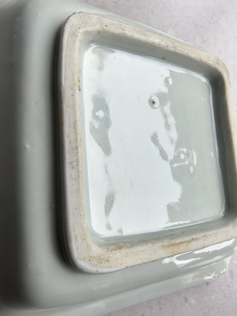 古玩陶瓷青花留白花卉紋四方倭角盤真品鑒賞圖