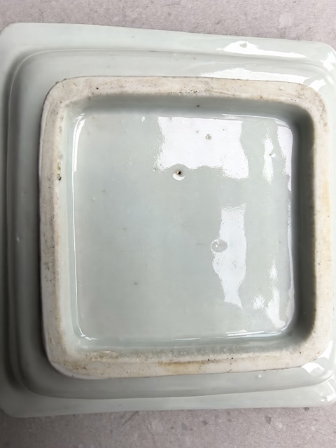 古玩陶瓷青花留白花卉紋四方倭角盤真品鑒賞圖