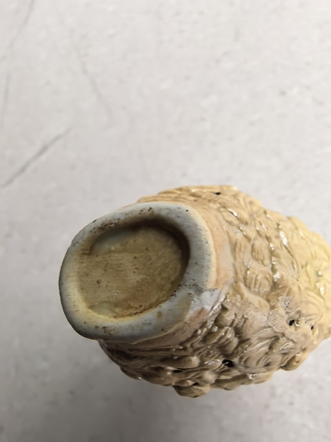 古玩陶瓷黃釉十八羅漢鼻煙壺真品鑒賞圖