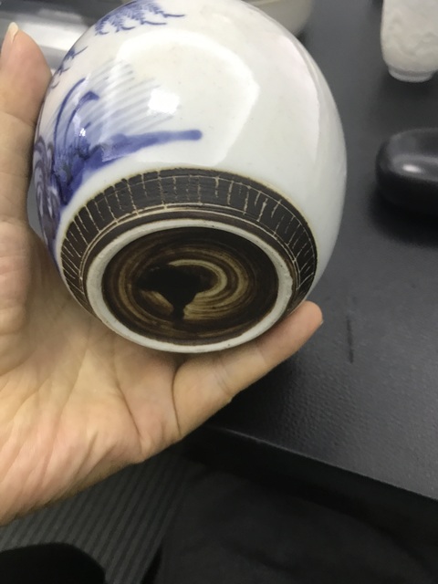 古玩陶瓷青花鐵銹釉柳樹罐真品鑒賞圖