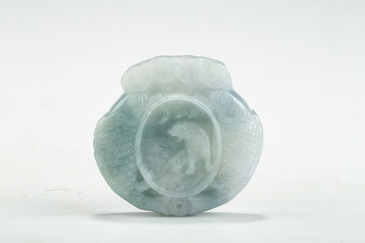 古玩玉器當代·翡翠年年有余瑞獸紋牌飾真品鑒賞圖