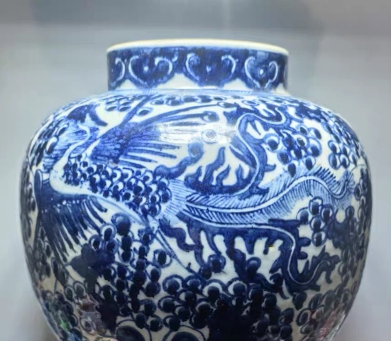 古玩陶瓷青花鳳穿牡丹圖將軍罐真品鑒賞圖