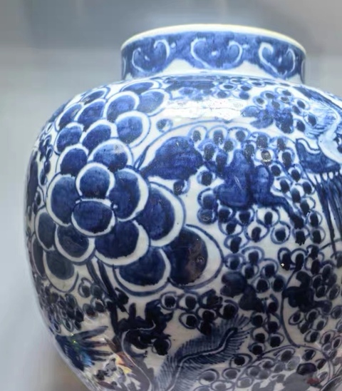 古玩陶瓷青花鳳穿牡丹圖將軍罐真品鑒賞圖