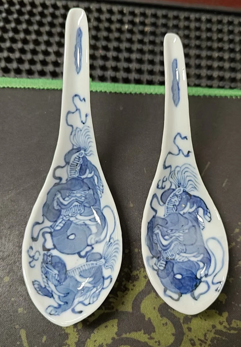 古玩陶瓷青花獅紋調(diào)羹真品鑒賞圖