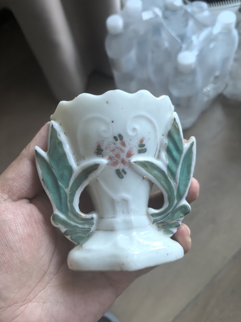 古玩陶瓷花卉紋小花盆真品鑒賞圖