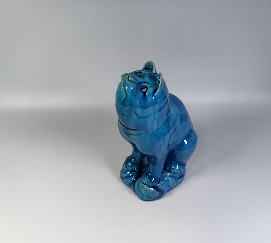 古玩陶瓷清中孔雀藍釉貓雕塑真品鑒賞圖