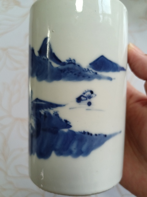 古玩陶瓷青花山水紋筆筒真品鑒賞圖