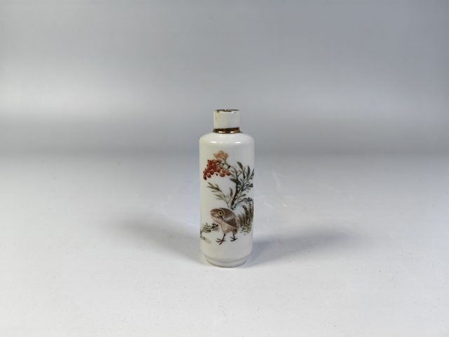 古玩陶瓷清晚淺降彩花卉鳥詩文鼻煙壺真品鑒賞圖