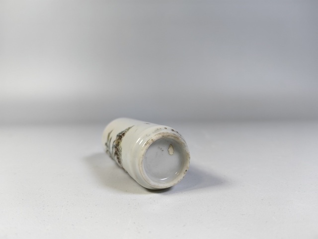 古玩陶瓷清晚淺降彩花卉鳥詩文鼻煙壺真品鑒賞圖