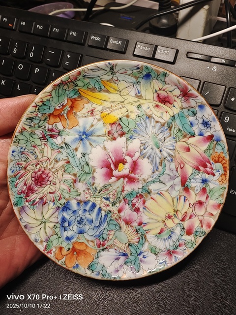 古玩陶瓷粉彩百花不落地盤(pán)真品鑒賞圖