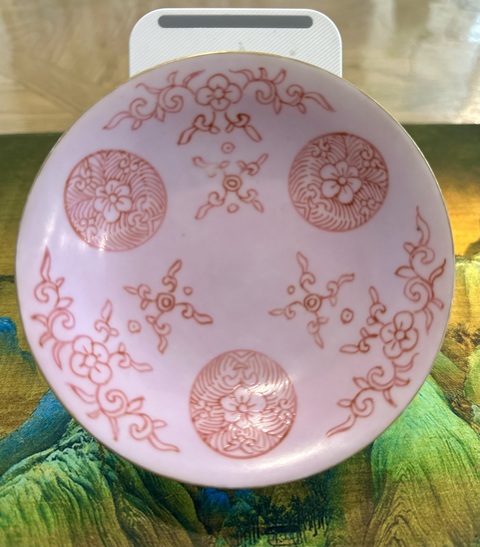 古玩陶瓷胭脂紅釉胭脂紅彩花卉紋盤真品鑒賞圖