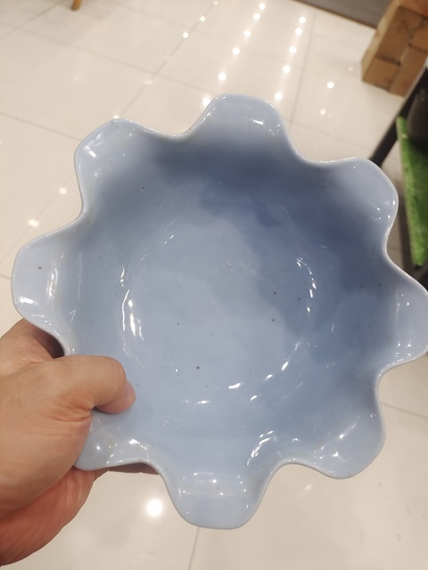 古玩陶瓷清晚期藍(lán)釉荷葉形洗真品鑒賞圖