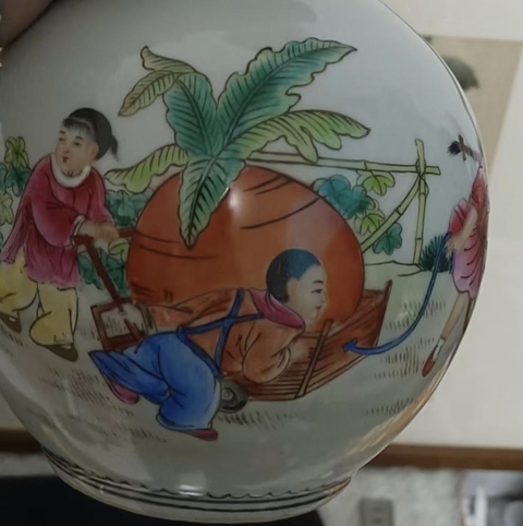 古玩陶瓷粉彩人物紋撇口瓶，不是本人真品鑒賞圖